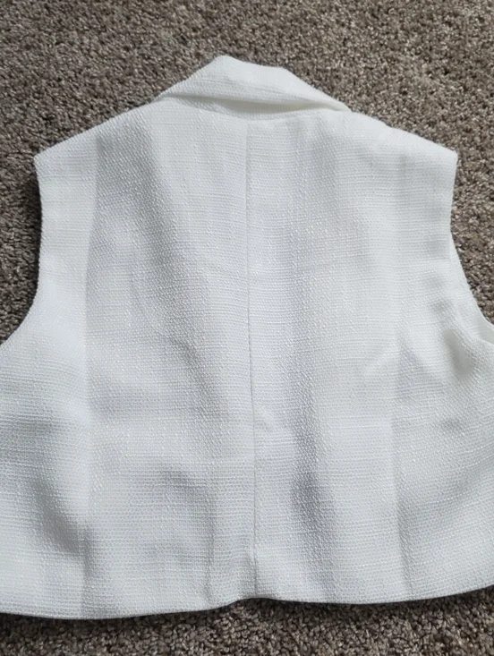 Lulus 🤍 - Picture 10 of 10